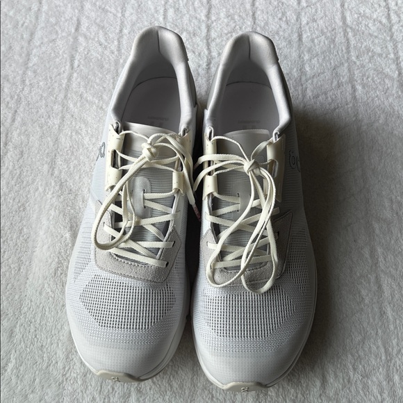 On Running Women’s Cloudrift Shoes